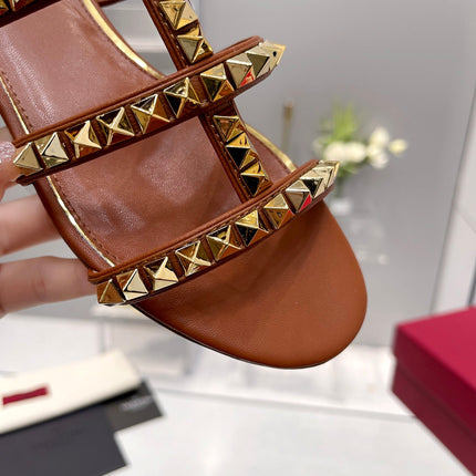 VALENTINO 26S ROCKSTUD STRAPPY FLAT SLIDE SANDALS IN BROWN CALFSKIN GOLD HARDWARE