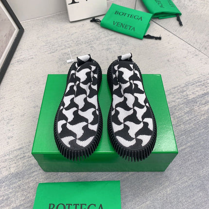 BOTTEGA VENETA 26S SLIP-ONS IN BLACK MIX WHITE FABRIC WITH RUBBER SOLE