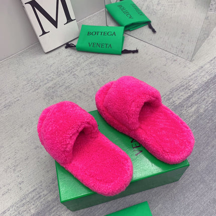 BOTTEGA VENETA 26S PLATFORM SLIDES IN DARK PINK SHEARLING
