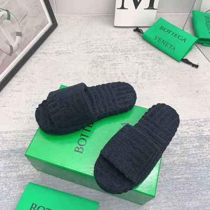 BOTTEGA VENETA 26S SLIDES IN BLACK FABRIC