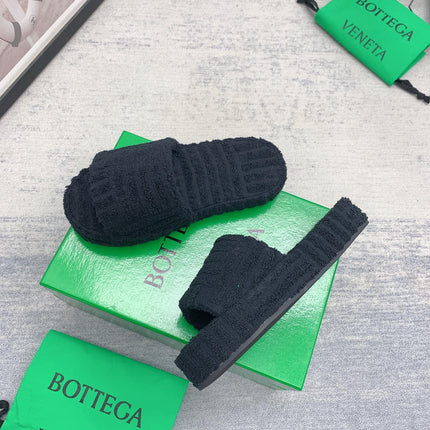 BOTTEGA VENETA 26S SLIDES IN BLACK FABRIC