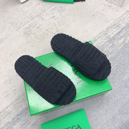 BOTTEGA VENETA 26S SLIDES IN BLACK FABRIC