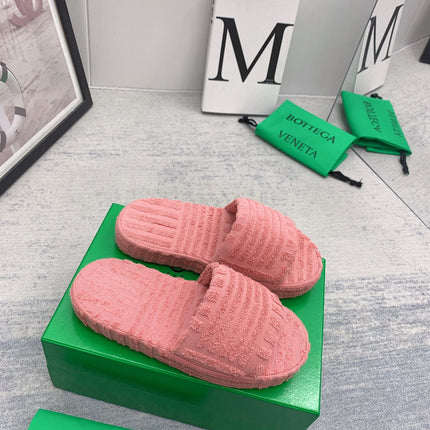 BOTTEGA VENETA 26S SLIDES IN CORAL PINK FABRIC