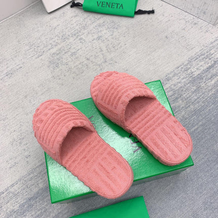 BOTTEGA VENETA 26S SLIDES IN CORAL PINK FABRIC
