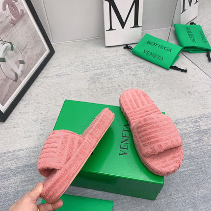 BOTTEGA VENETA 26S SLIDES IN CORAL PINK FABRIC