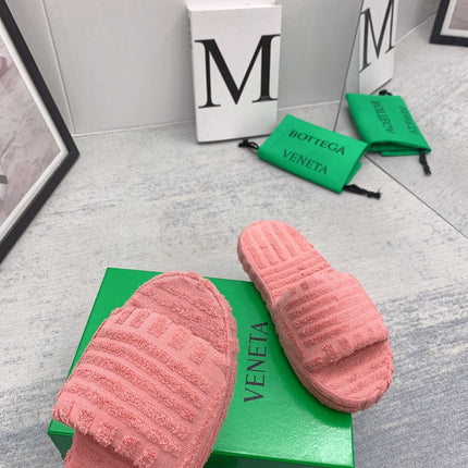 BOTTEGA VENETA 26S SLIDES IN CORAL PINK FABRIC