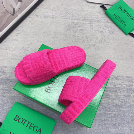 BOTTEGA VENETA 26S SLIDES IN PINK FABRIC