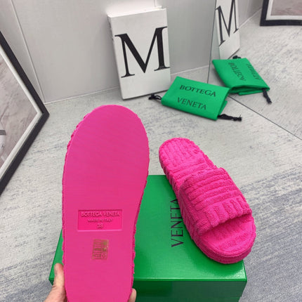 BOTTEGA VENETA 26S SLIDES IN PINK FABRIC