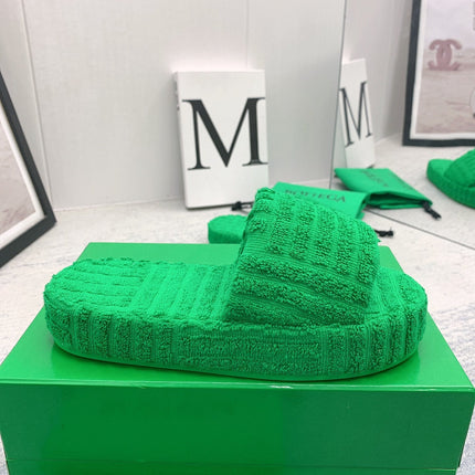 BOTTEGA VENETA 26S SLIDES IN GREEN FABRIC