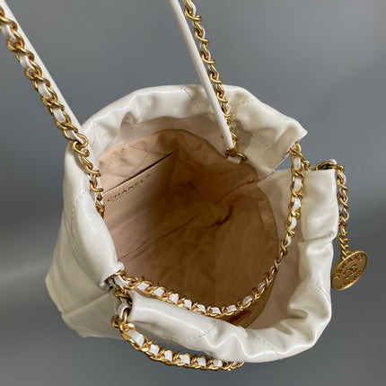 CC HOBO MINI 20CM WHITE LAMBSKIN GHW