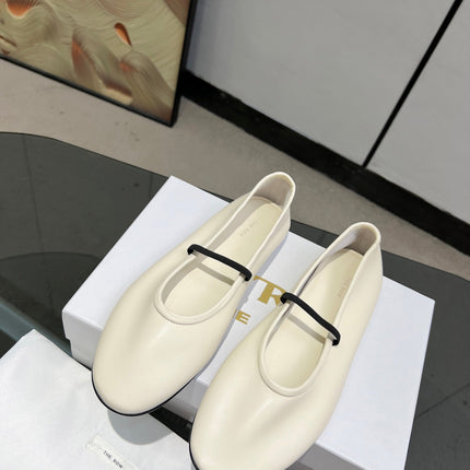 THE ROW 26S BALLET FLATS IN IVORY WHITE CALFSKIN