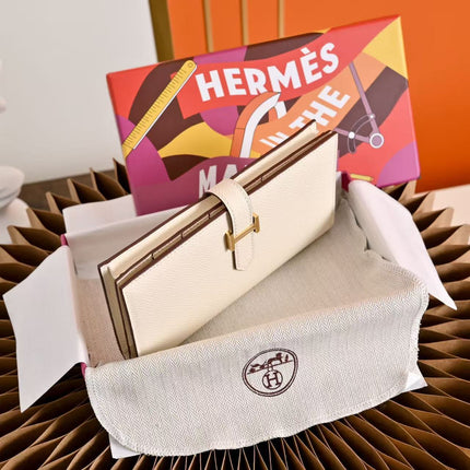 BEARN LONG 17 WALLET IN BEIGE CREAM EPSOM WITH GOLD HARDWARE