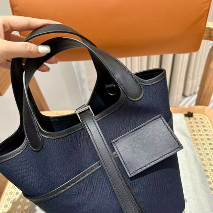 HM 26S PICOTIN CARGO 18 IN NAVY FABRIC WITH BLACK LEATHER TRIM