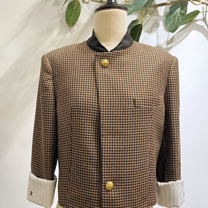 CHANEL HOUNDSTOOTH PATTERNED JACKET IN BROWN WITH GOLD HARDWARE