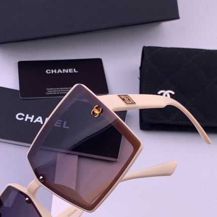 CHANEL 26S OVERSIZED SQUARE FRAME IN ACETATE 502908