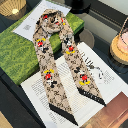 GUCCI 26S TWILLY SCARF 90 IN SILK 225240