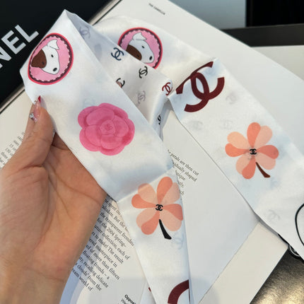 CHANEL 26S TWILLY SCARF 120 IN SILK 351039