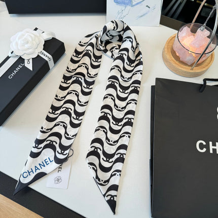 CHANEL 26S TWILLY SCARF 120 IN SILK 351060