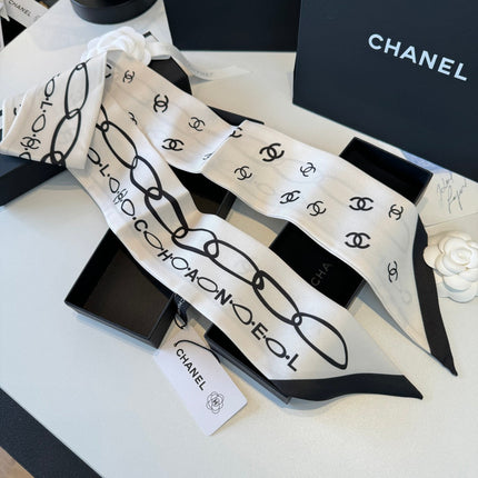 CHANEL 26S TWILLY SCARF 120 IN SILK 395882