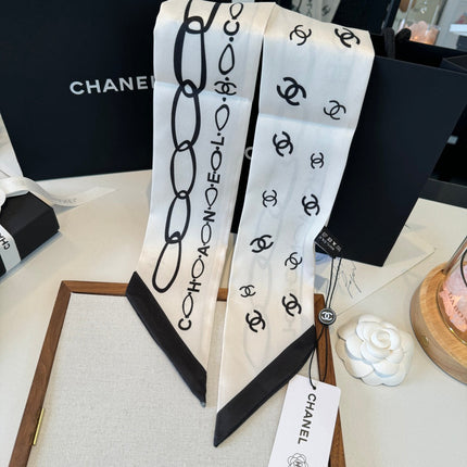 CHANEL 26S TWILLY SCARF 120 IN SILK 395882