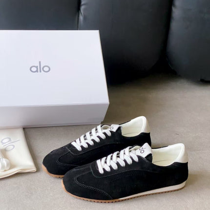 ALO 25S SUNSET SNEAKER IN BLACK SUEDE