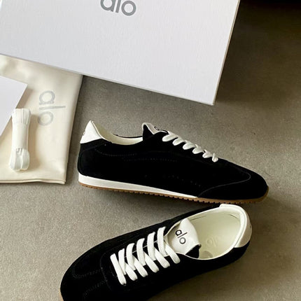 ALO 25S SUNSET SNEAKER IN BLACK SUEDE