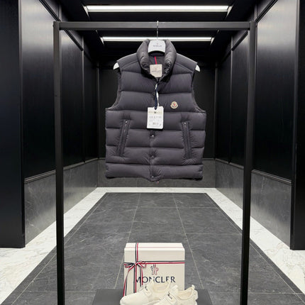 MONCLER 26S DOWN VEST 767
