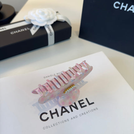 CHANEL 26S HAIR CLIP IN PINK ACRYLIC 503143