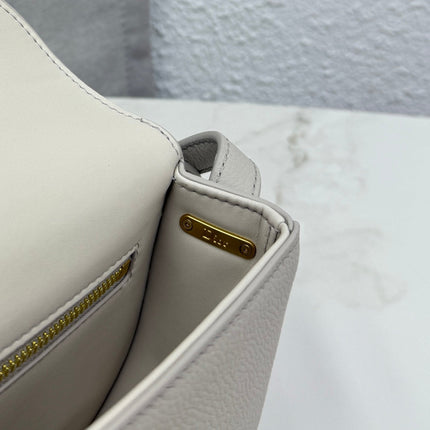 DIOR 26S MEDAILLON FLAP BAG 21 IN LIGHT GRAY GRAINED CALFSKIN GOLD HARDWARE