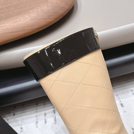 CHANEL 26S KNEE HIGH BOOTS IN BEIGE QUILTED CALFSKIN AND BLACK PATENT CUFF