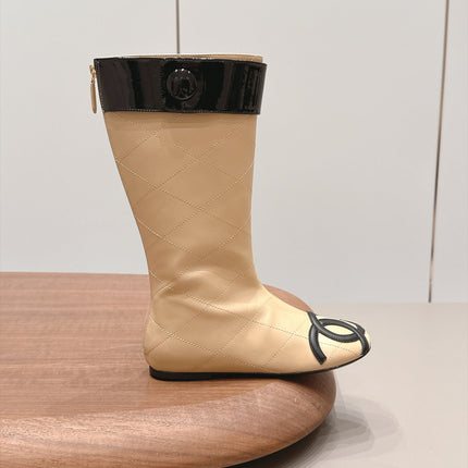 CHANEL 26S KNEE HIGH BOOTS IN BEIGE QUILTED CALFSKIN AND BLACK PATENT CUFF