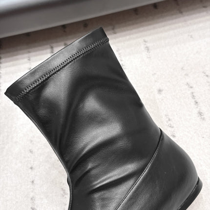 CHANEL 26S ANKLE BOOTS IN BLACK CALFSKIN LACE UP FRONT