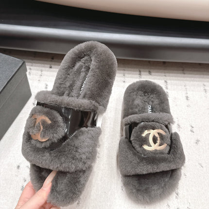 CHANEL 26S SLIDE SANDALS IN GREY SHEARLING AND BLACK STRAP