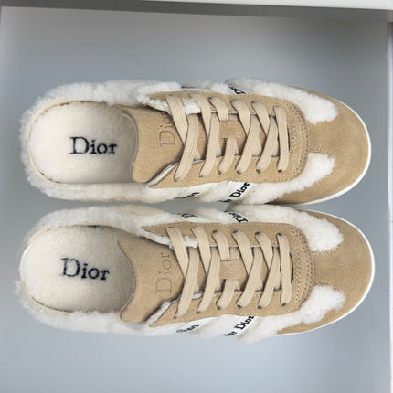 DIOR 26S BACKLESS SLIP ON SNEAKERS IN WHITE TEDDY FABRIC AND BEIGE SUEDE WITH WHITE LOGO STRIPES
