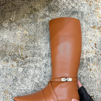 HM 26S FLAT KNEE-HIGH BOOTS IN COGNAC BROWN CALFSKIN 