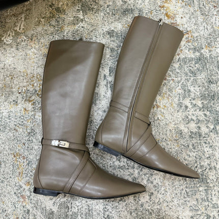 HM 26S FLAT KNEE-HIGH BOOTS IN KHAKI GREY CALFSKIN