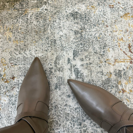 HM 26S FLAT KNEE-HIGH BOOTS IN KHAKI GREY CALFSKIN