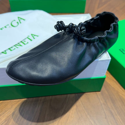 BOTTEGA VENETA 26S BALLET FLATS IN BLACK LAMBSKIN WITH KNOT DETAIL