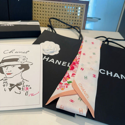 CHANEL 26S TWILLY SCARF 120 IN SILK 500115