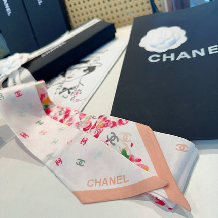 CHANEL 26S TWILLY SCARF 120 IN SILK 500115
