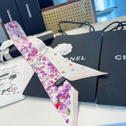 CHANEL 26S TWILLY SCARF 120 IN SILK 500116