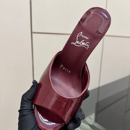 CHRISTIAN LOUBOUTIN 26S OPEN-TOE HIGH HEEL SANDALS 105 MM IN DARK RED GLOSSY CALFSKIN