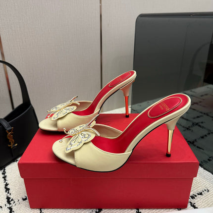 VALENTINO 26S BUTTERFLY HEEL SANDALS IN LIGHT YELLOW CALFSKIN
