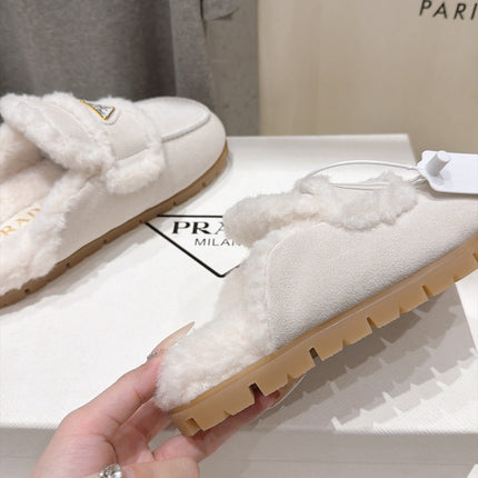 PRADA 26S MULE LOAFERS IN CREAM WHITE SUEDE SHEARLING LINED