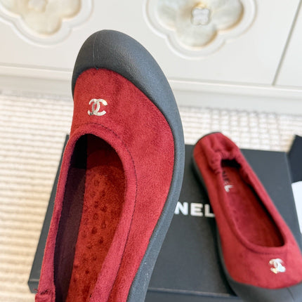 CHANEL 26S BALLET FLATS IN RED SUEDE AND BLACK LAMBSKIN