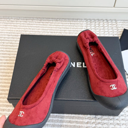 CHANEL 26S BALLET FLATS IN RED SUEDE AND BLACK LAMBSKIN