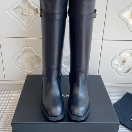 CHANEL 26S KNEE HIGH RIDING BOOTS IN BLACK CALFSKIN GOLD TONE CC LOGO BUCKLE STRAP