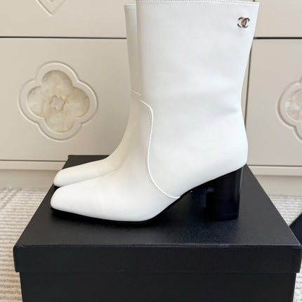CHANEL 26S HIGH HEEL ANKLE BOOTS 70 MM IN WHITE CALFSKIN SQUARE TOE