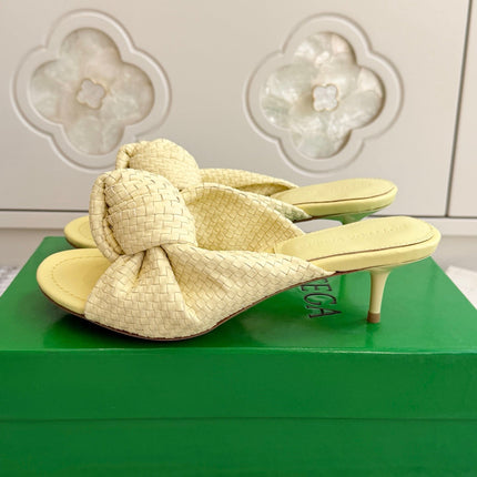 BOTTEGA VENETA 26S BOW KNOT HEEL SANDALS 55 MM IN LIGHT YELLOW LAMBSKIN