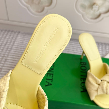 BOTTEGA VENETA 26S BOW KNOT HEEL SANDALS 90 MM IN LIGHT YELLOW LAMBSKIN